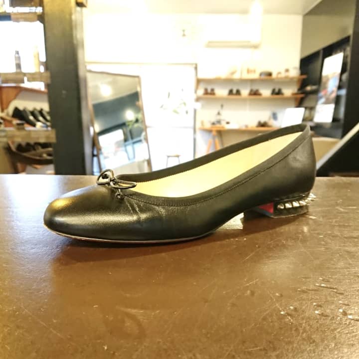 CHRISTIAN LOUBOUTIN（クリスチャンルブタン）フラットシューズ　ヒール交換＆ハーフラバーソール | 靴修理