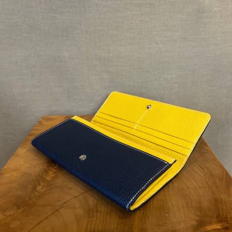 【オーダーメイド革小物】本革 かぶせ長財布（ボタンタイプ） | シューズと揃える革小物